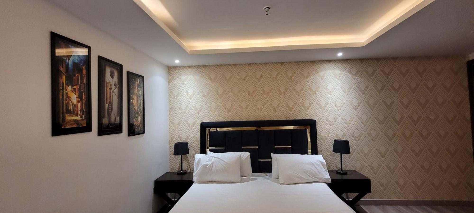 Goldcrest Luxury Apartments Lahore Extérieur photo